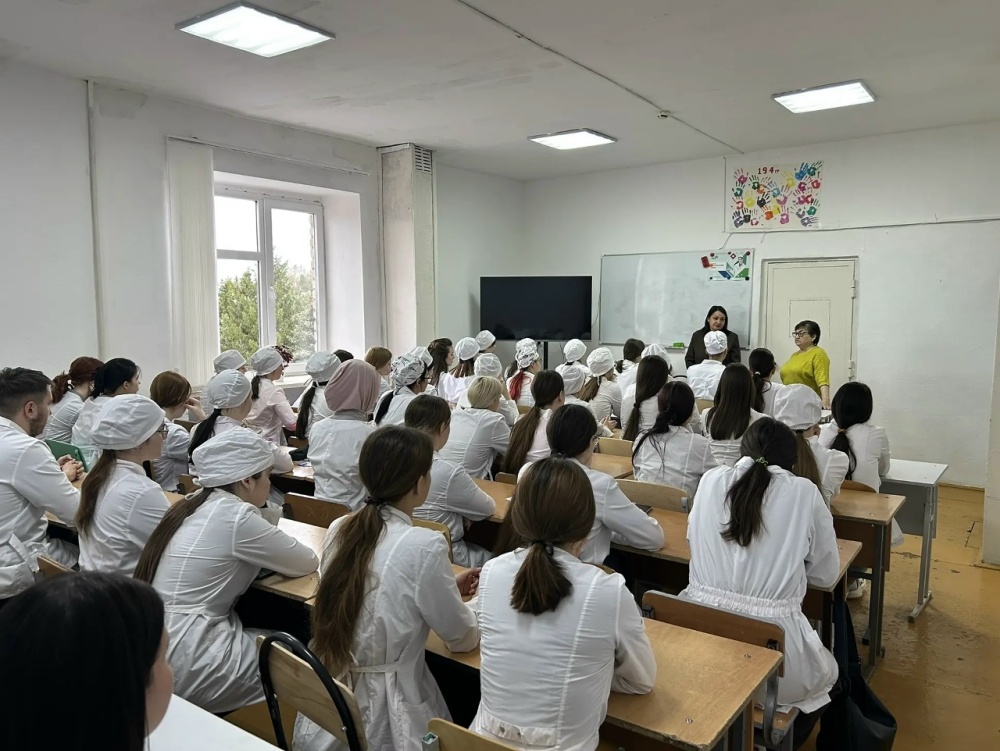Встреча со студентами Кушнаренковского многопрофильного профессионального колледжа